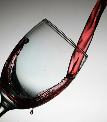 The best way to serve red wine: tips and insights