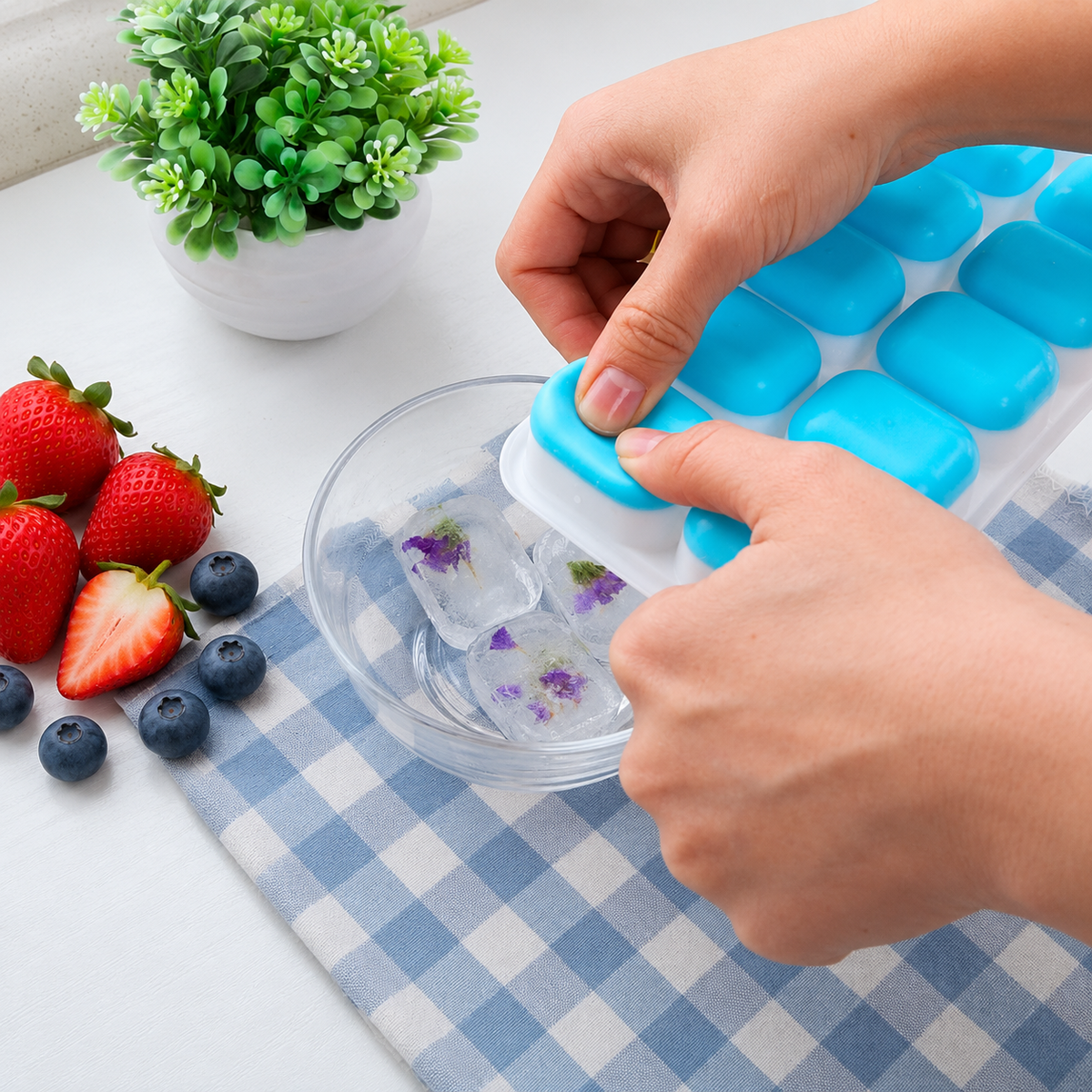 Vassoio per cubetti di ghiaccio in silicone con coperchio confezione da 9